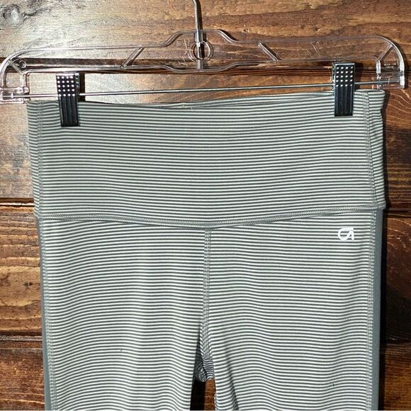Women's Gap Fit Eclipse Gray Striped X Small Leggings Activewear - Picture 4 of 10